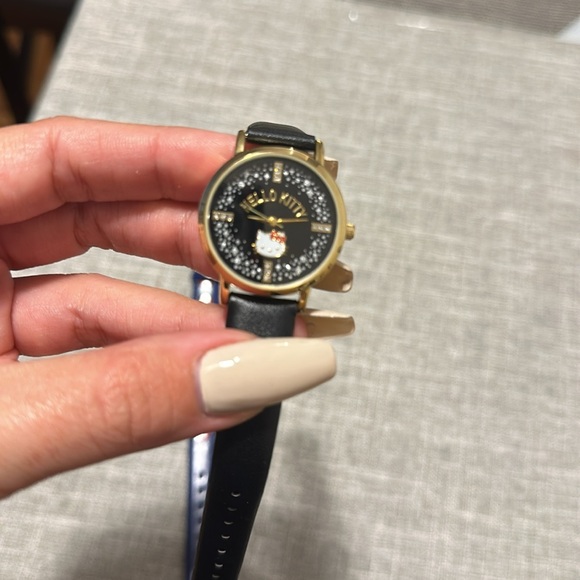 2 Hello Kitty watches - Picture 3 of 3